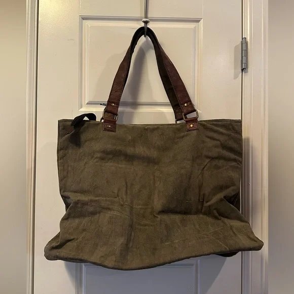 NWT Blame It On the Weekend Mona B Tote - Picture 5 of 10